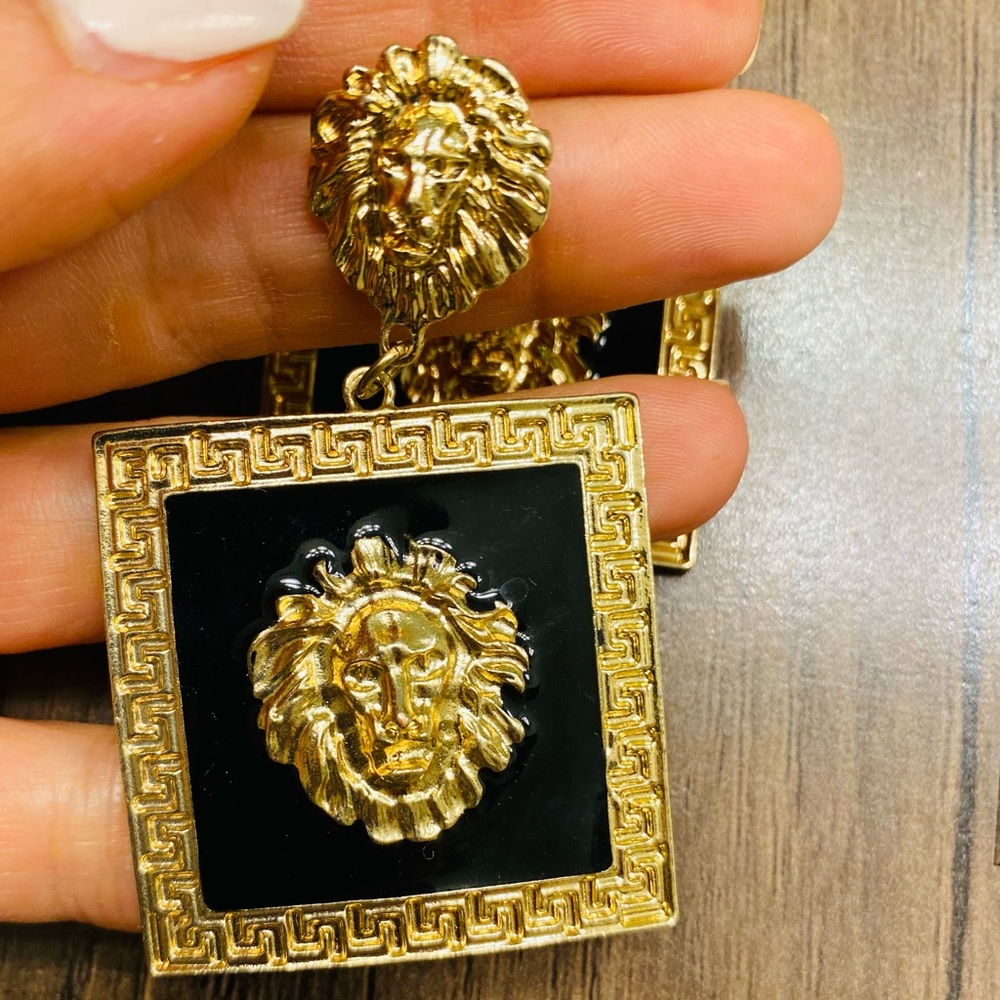 Gold square lion earnings/Ted Baker London